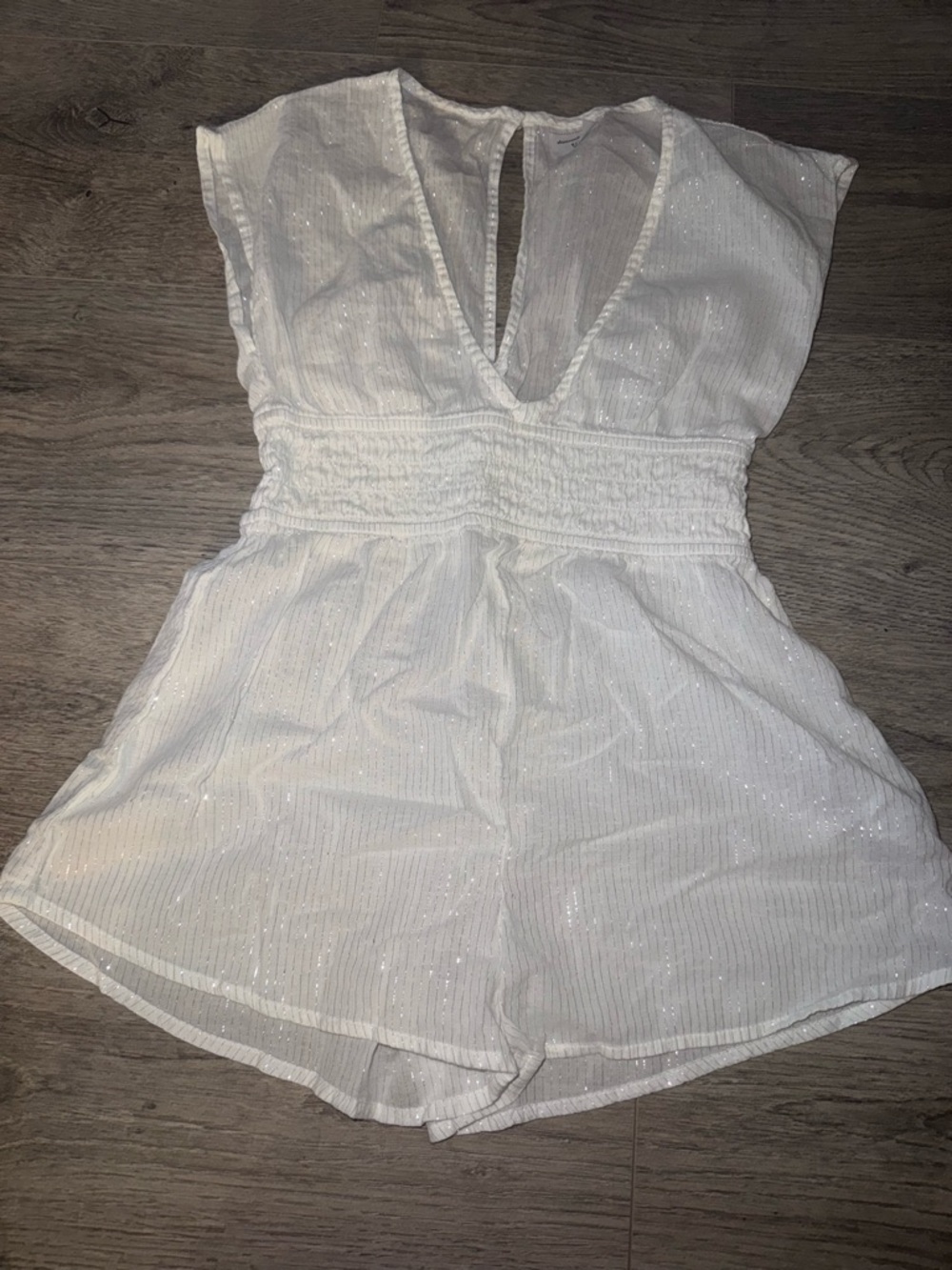 Abercrombie and Fitch kids white shiny romper 
Size 9/10